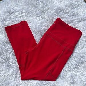 ZYIA Active Red Pocket Light n Tight Capri 20" Leggings
Size 6-8